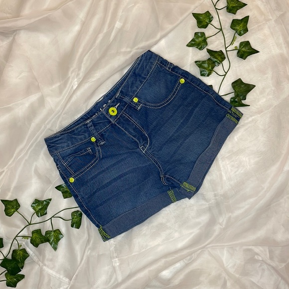 FALLS CREEK SHORTS • SIZE 8 • NEON GREEN HARDWARE & STITCHING • NWOT - Picture 1 of 10